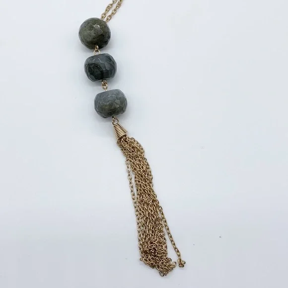 Hand Made Long Green Beaded Stone Tassel Necklace in Gold - Picture 4 of 9